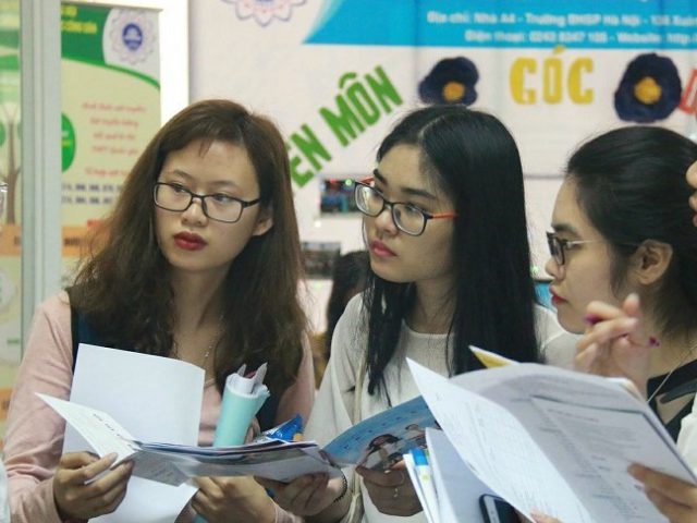 Giúp đỡ cung cấp thông tin chi phí sinh hoạt đại học cho các em học sinh cấp 3